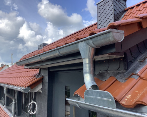 Dachkante Regenrinne