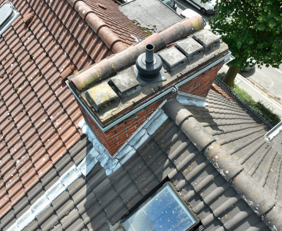 Dachziegel Schornstein